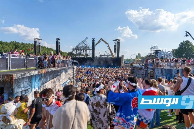 سر وفاة كندية في مهرجان «تومورولاند» الموسيقي