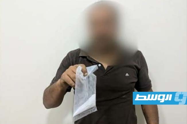 ضبط وافد متلبسا خلال بيع «كوكايين» في سبها