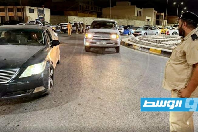 ضبط سيارات مسروقة في حملة بشوارع طرابلس