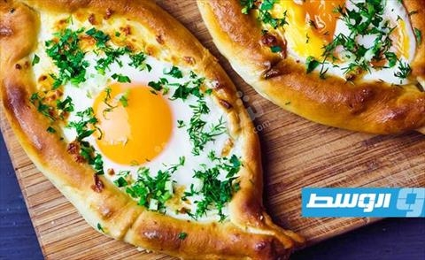 فطيرة بيض بالموتزاريلا للفطور