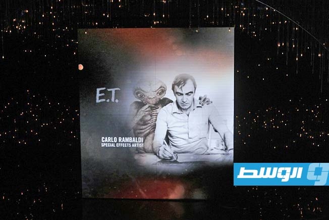 مزاد على نموذج أصلي لشخصية الكائن الفضائي «إي تي»