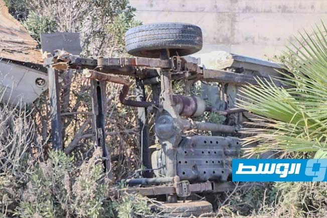 إصابة شخص في تصادم سيارتين قرب مطار معيتيقة