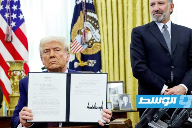أسواق العملات مهددة إذا فرض ترامب رسوما جمركية على الواردات من الصين وأوروبا