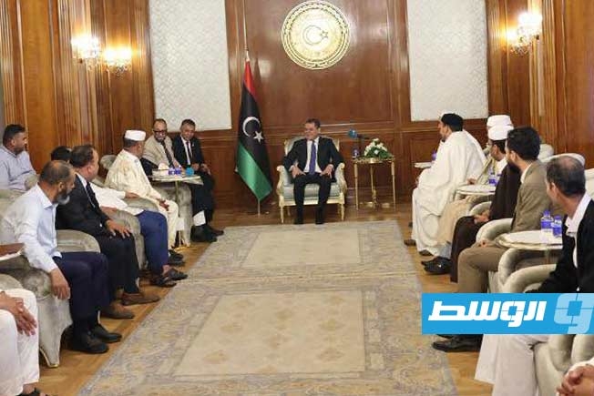 مشايخ وأعيان من 3 مدن للدبيبة: ندعم مساعي بناء دولة قوية تقوم على القانون