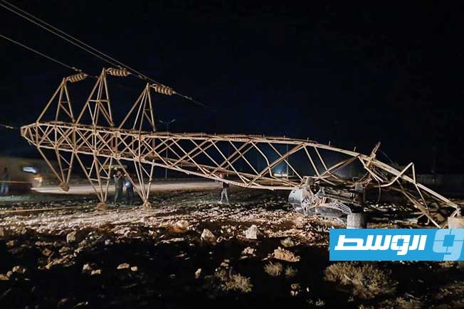 سقوط برج كهرباء جراء حادث في طبرق