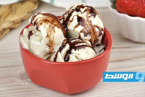 آيس كريم فانيليا وشوكولاتة