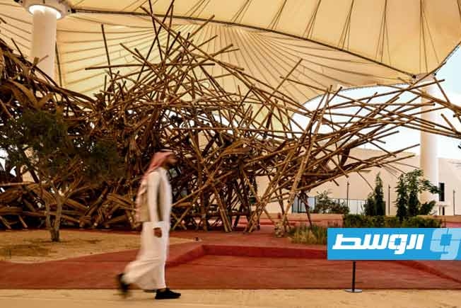 الفن المعاصر إلى جانب الأعمال الدينية الإسلامية في معرض بينالي جدة