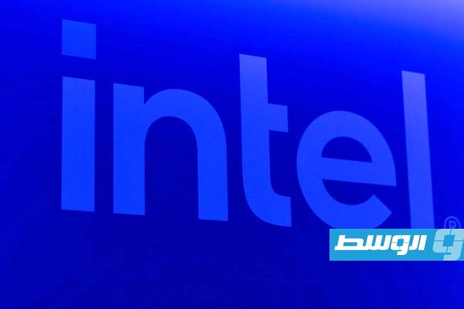 «إنتل» تواصل خفض نفقاتها في ظل تأخرها في سباق الذكاء الصناعي