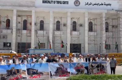 مخاتير طرابلس الكبرى يحذرون من إشعال فتيل حرب ويدعون لحكومة موحدة