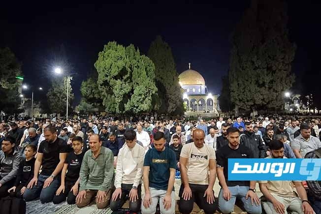 70 ألفًا يؤدون صلاتي العشاء والتراويح في المسجد الأقصى
