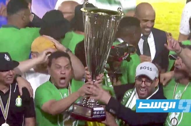 مراسم تتويج الأهلي طرابلس ببطولة الدوري الليبي لكرة القدم (فيديو)