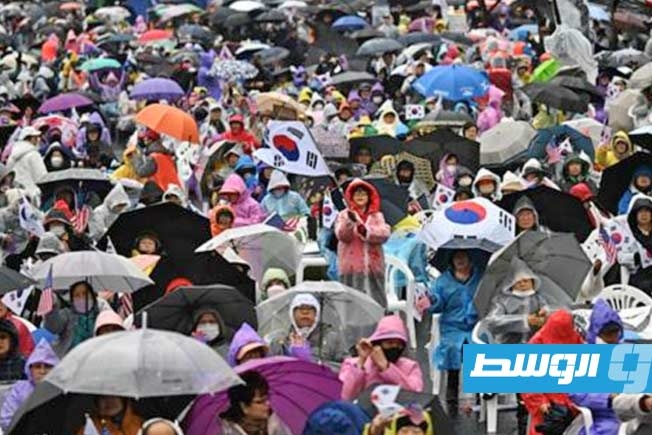الآلاف يتظاهرون في كوريا الجنوبية دعما للرئيس المعزول