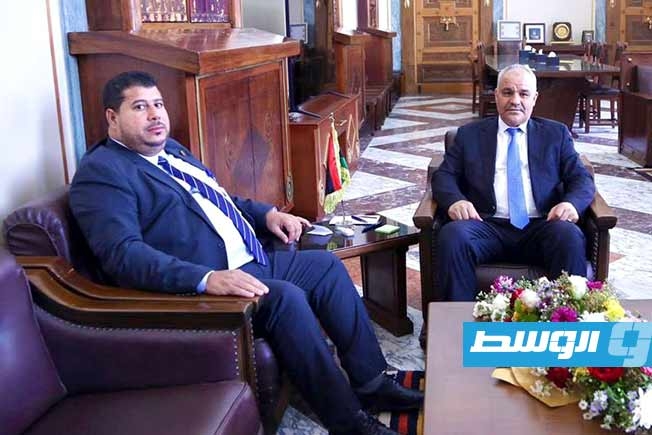 اجتماع بين سليمان وعيسى لتوفير الموارد المالية لزيادة الإنتاج النفطي