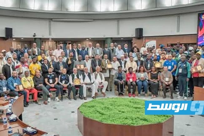 (صور).. السويحلي يستضيف عائلة الكرة الطائرة الأفريقية في حفل تبادل الدروع