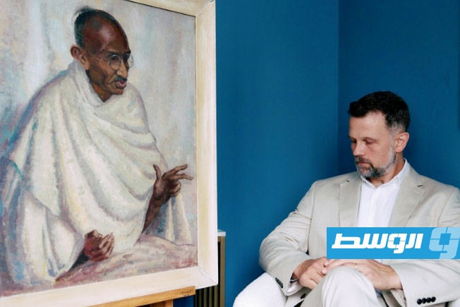 بورتريه عمره 95 عامًا لـ«المهاتما غاندي» يُباع بمزاد في لندن يوليو المقبل