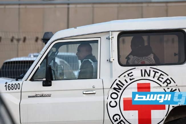مقتل اثنين من موظفي الصليب الأحمر في غزة بضربة على منزلهما