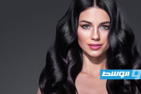 صبغة طبيعية من مطبخك للحصول على شعر أسود لامع دون مواد كيميائية