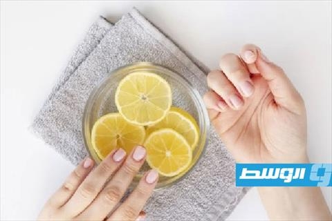 بديل طبيعي وآمن.. عصير الليمون والخل لإزالة طلاء الأظافر