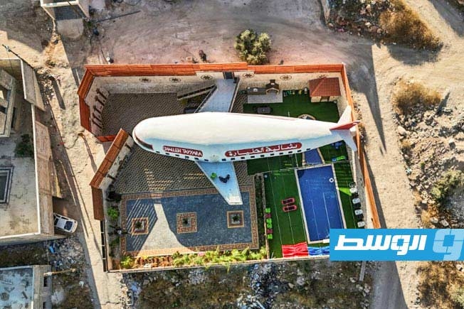 فلسطيني يبتكر بيت ضيافة للمحرومين من المطارات والسفر