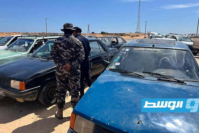 تسجيل مخالفات ضد سيارات تونسية بمعبر رأس اجدير