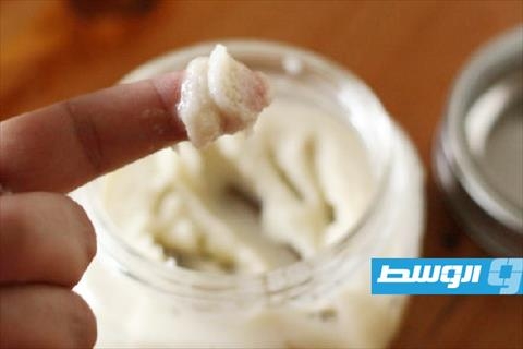 حمام كريم طبيعي من مطبخك: ترطيب عميق ولمعان صحي لشعرك