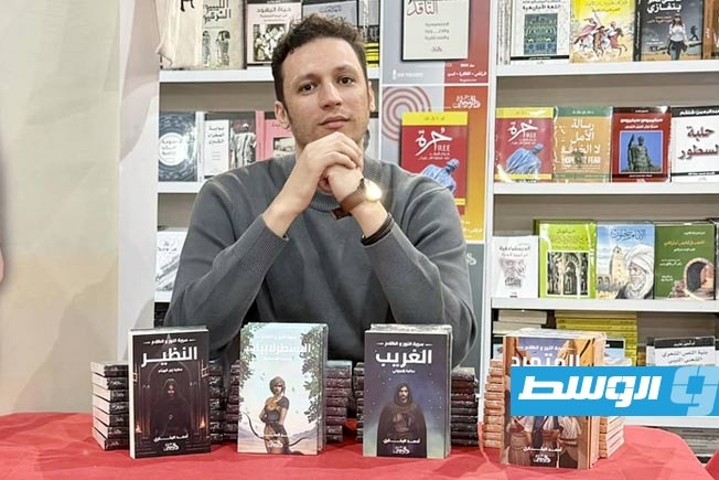 البخاري: «سيرة النور والظلام» عالم ملحمي مشوق