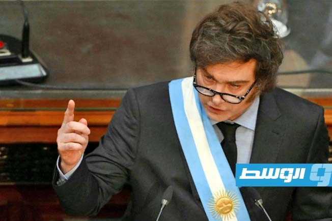 الرئيس الأرجنتيني يشيد بسياسته الاقتصادية ويعد بمزيد من خفض الميزانية