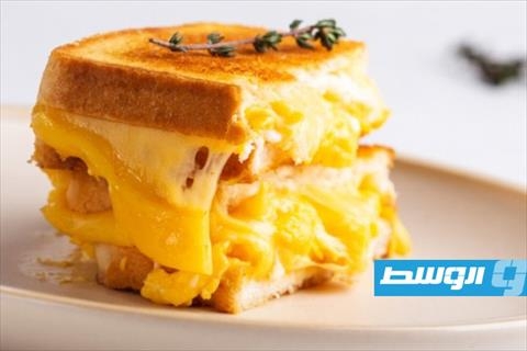 توست بيض بالجبن للفطار