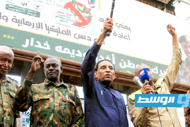 رئيس الوزراء السوداني يتعهد بإعادة إعمار الخرطوم في أول زيارة للعاصمة