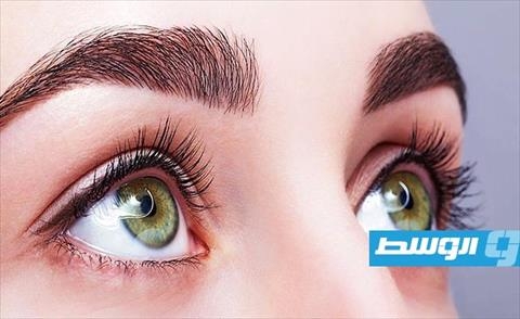خلطة العسل والقرنفل لتكثيف الحواجب