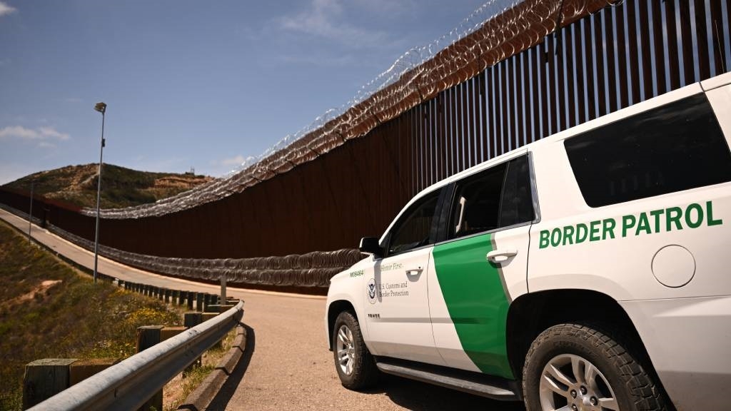 US threatens '10 years in prison' as new border rules targeting migrants take effect