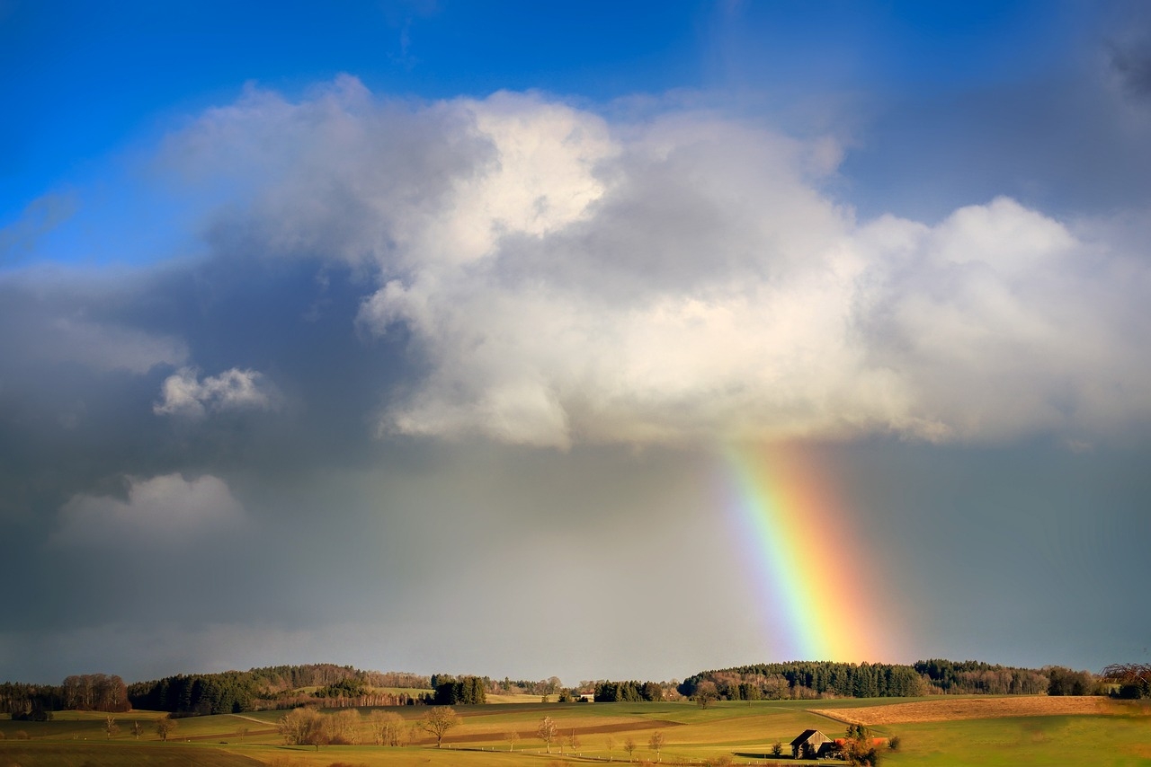 Bank Holiday weekend weather: Sunshine and heavy showers