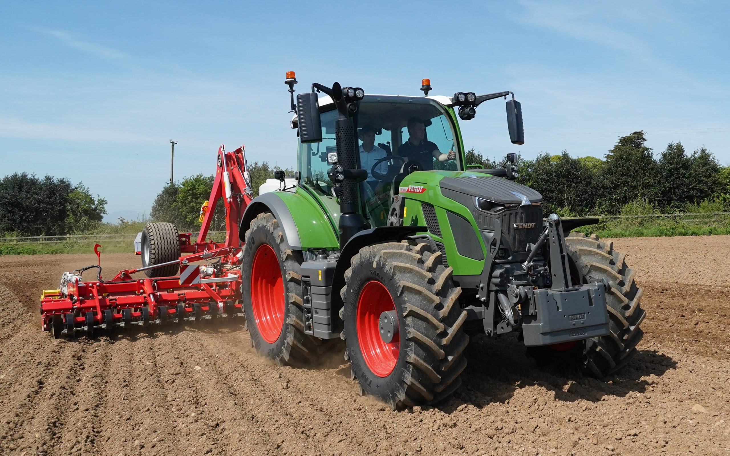 Watch: First sighting of Fendt 620 in Irish fields