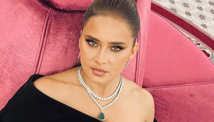نيللي كريم عن تجاربها العاطفية: دمرت حياتي.. وأفضل شخصا من خارج الوسط الفني