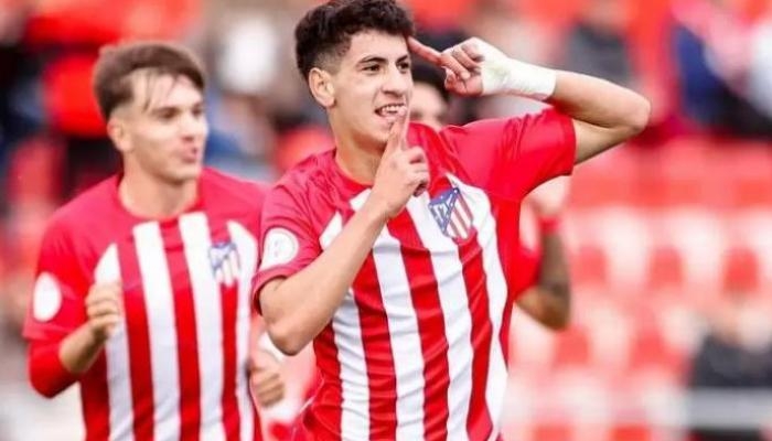 مصير بونو.. 5 عروض تبعد جوهرة الجزائر من جحيم أتلتيكو مدريد