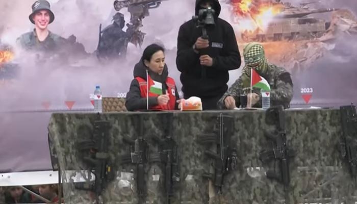 آخر أحياء المرحلة الأولى.. تسليم رهائن إسرائيليين من موقعين بغزة