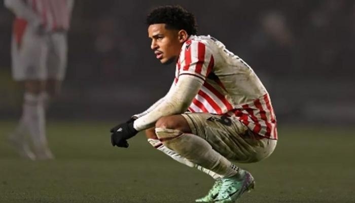 من هداف المغرب إلى لاعب زجاجي.. قصة حزينة لريان مايي