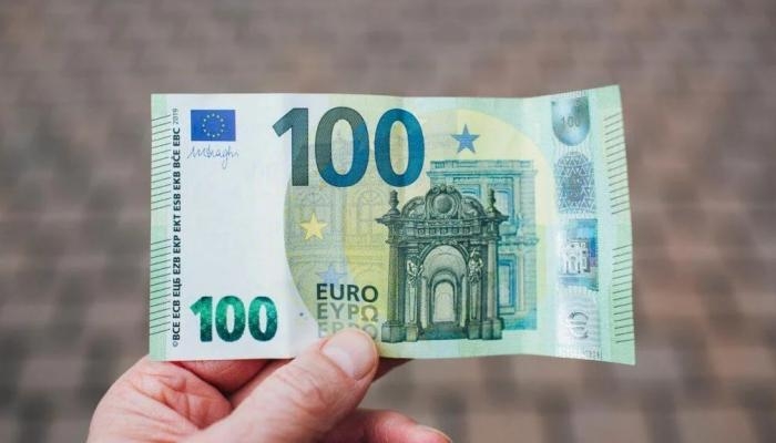 الدولار يفقد الثقة.. اليورو والين يقفزان قرب أعلى مستوى في 6 أشهر