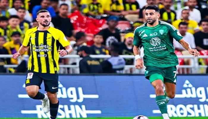 محرز ضد عوار.. ماذا حدث بينهما في ديربي جدة؟