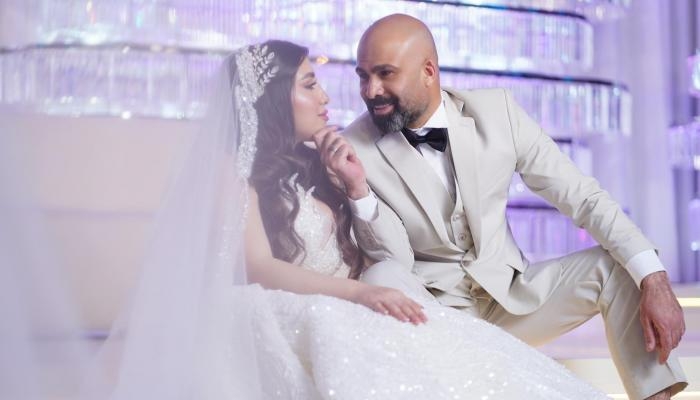 الفنان السوري مصطفى المصطفى يشارك صورا من حفل زفافه