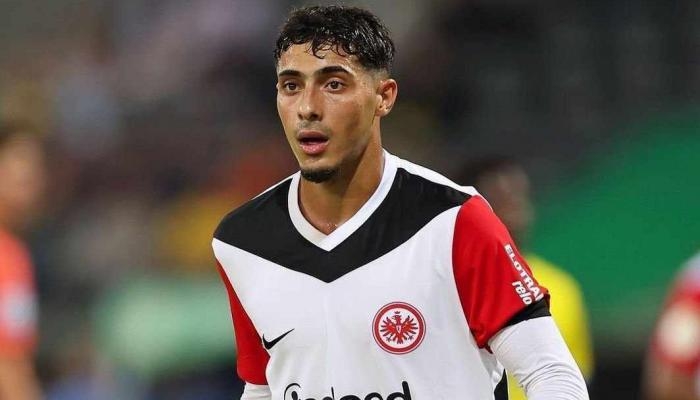 ضيّع قطار مرموش.. شايبي «تائه» مع فرانكفورت