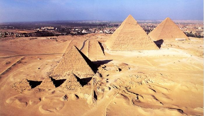 حقيقة اكتشاف مدينة ضخمة أسفل أهرامات الجيزة