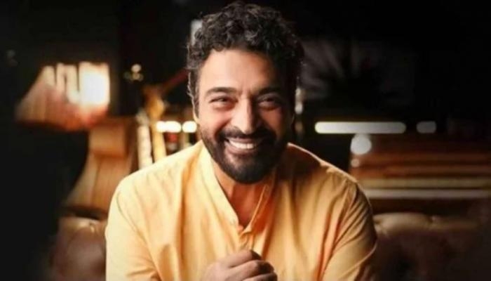 وسامة نجل حميد الشاعري تلفت الأنظار