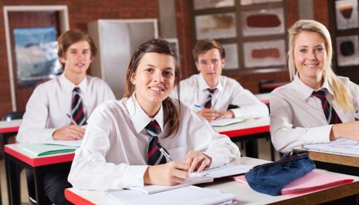 المدارس الفرنسية في الجزائر تحت النار.. اتهاما بفرض علمانية صارمة