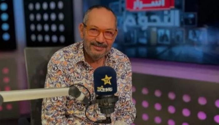 بطل «لام شمسية».. كمال أبورية يبشّر بـ«فنان عظيم» (فيديو)