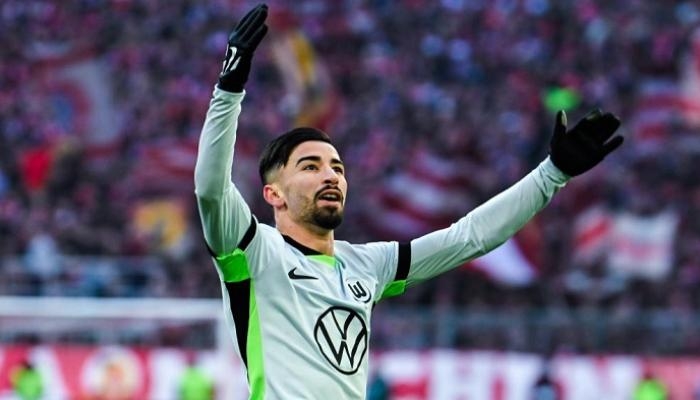 فريق الموسم في الدوري الألماني.. عمورة يحفظ ماء وجه العرب
