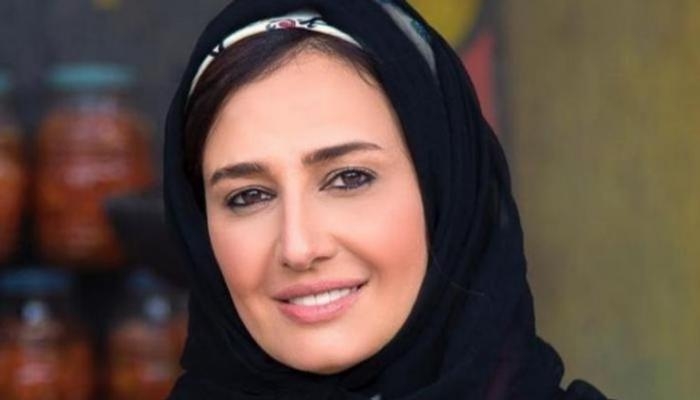 إعلامية تهاجم هلا شيحة بسبب الحجاب: تهين الفن