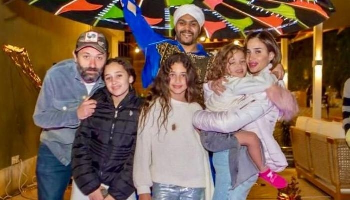صورة تكشف حقيقة ارتباط كريم محمود عبدالعزيز بدينا الشربيني