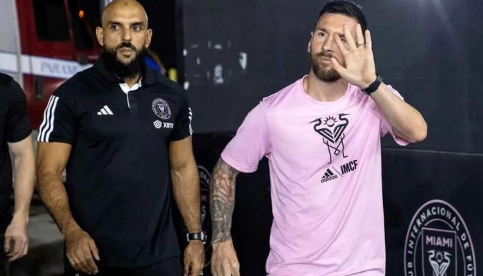 مصارع شهير يرفض 15 مليون دولار لتجنب مواجهة «حارس ميسي»