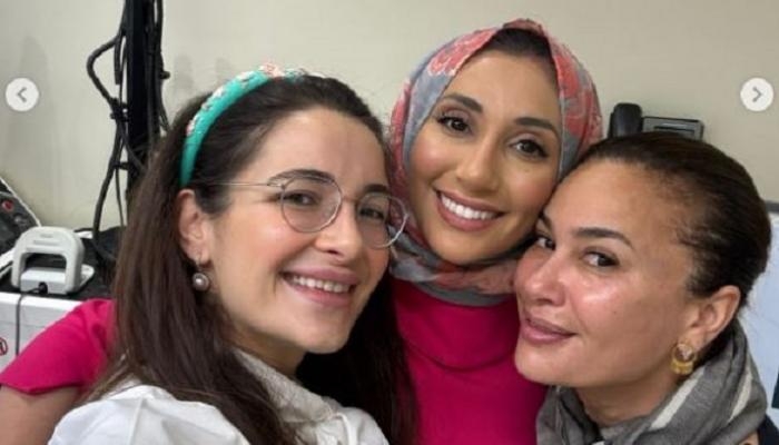 بحضور هنا الزاهد ودينا الشربيني.. شام الذهبي تعيد افتتاح عيادتها في مصر